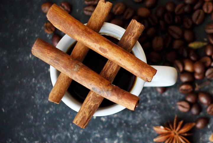 Café con manzana y canela